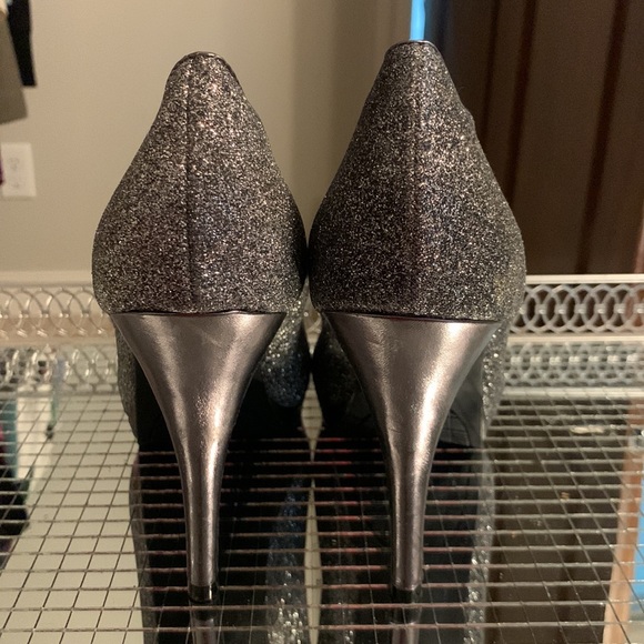 BNWOT Rampage dark grey glitter peel toe pumps size 9 - Picture 4 of 5